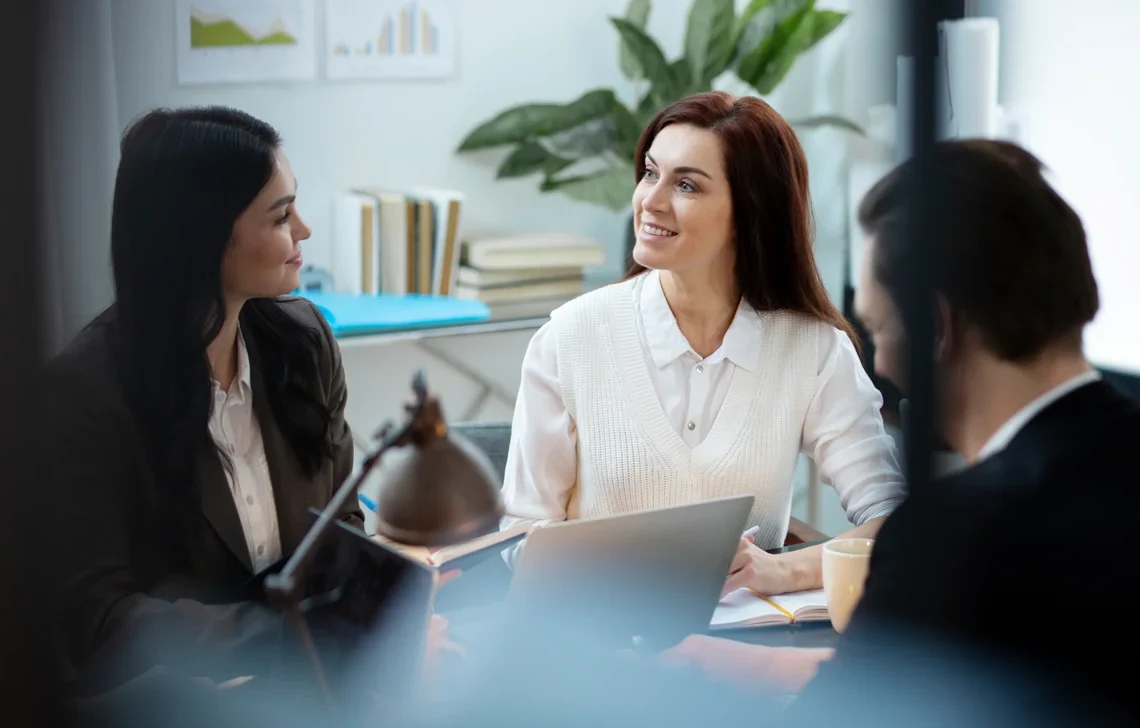 تجزیه و تحلیل سهام 1 service12